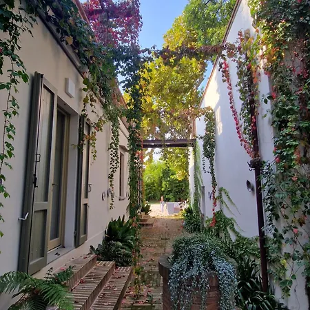 Calicanto - Dimora Nel Parco Δωμάτια σε οικογενειακή κατοικία *